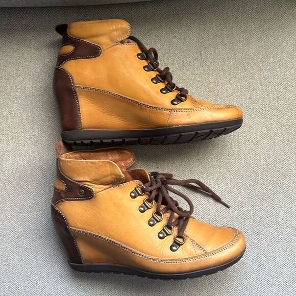 Pikolinos Amsterdam Wedge Bootie lace up - Picture 1 of 4